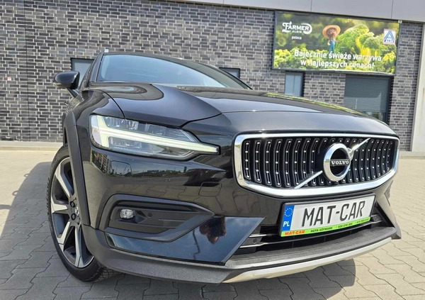 Volvo V60 Cross Country cena 132900 przebieg: 179000, rok produkcji 2020 z Zabrze małe 781